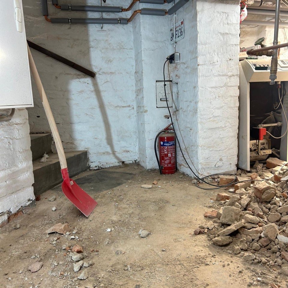 5249114166964982611 121