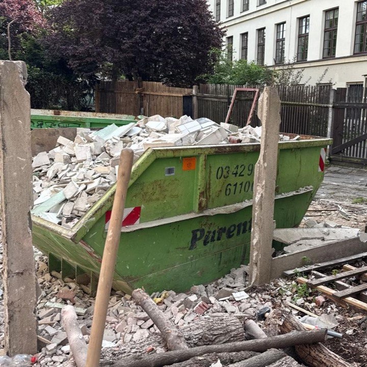 5249114166964982612 121