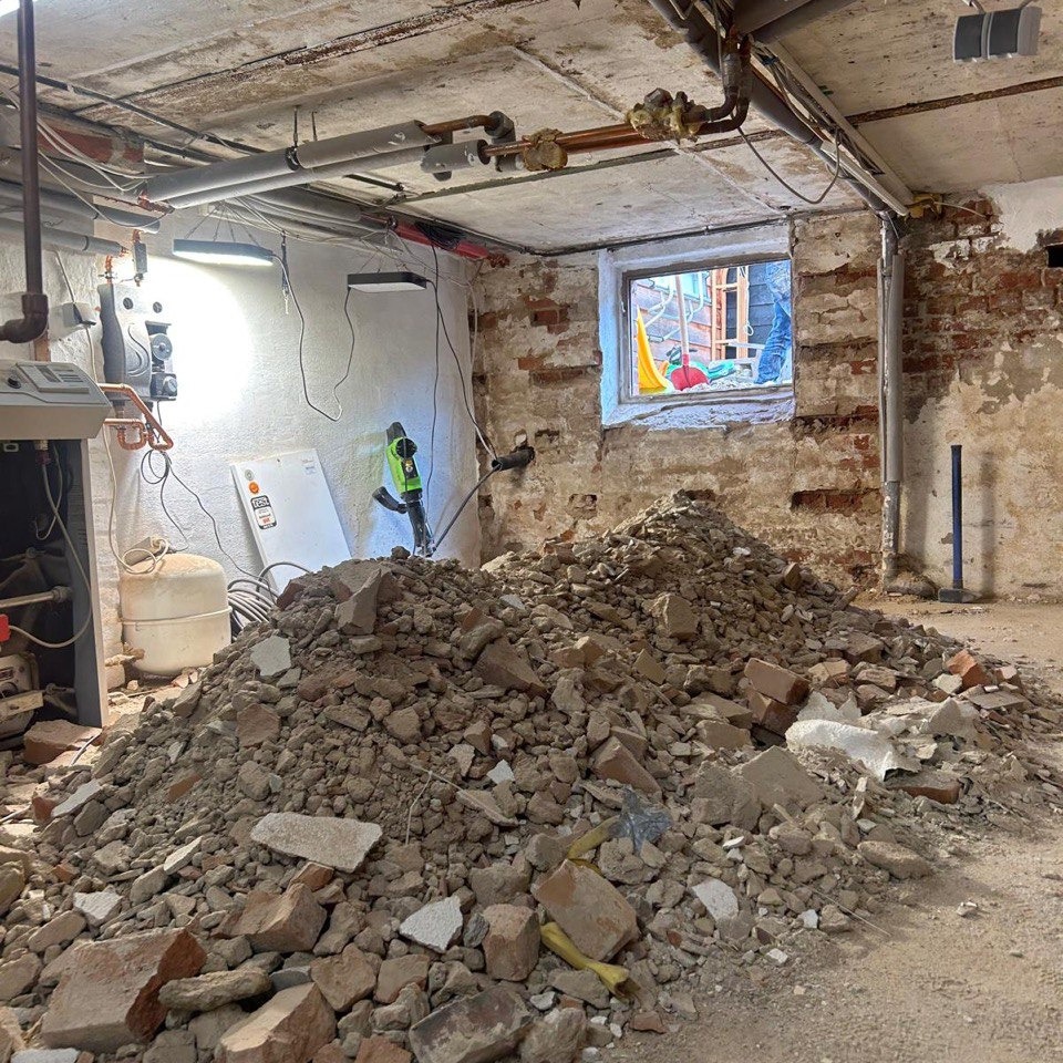 5249114166964982617 121