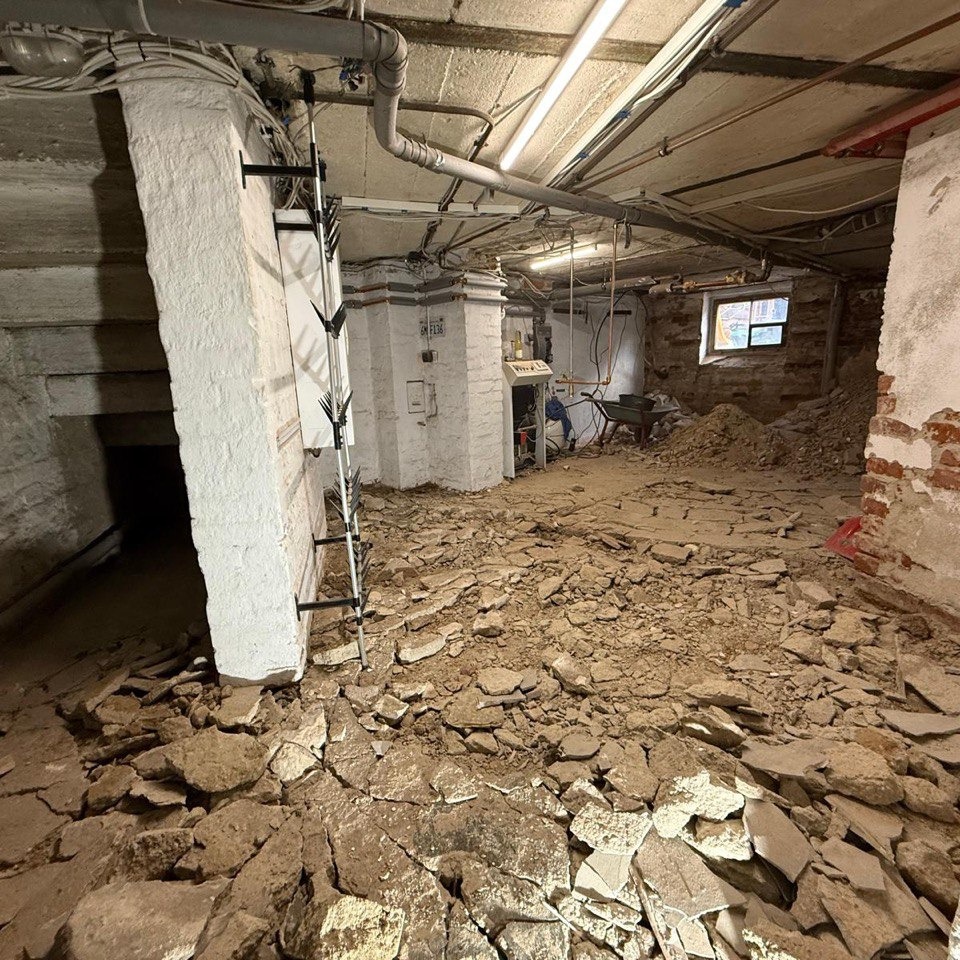 5249114166964982620 121