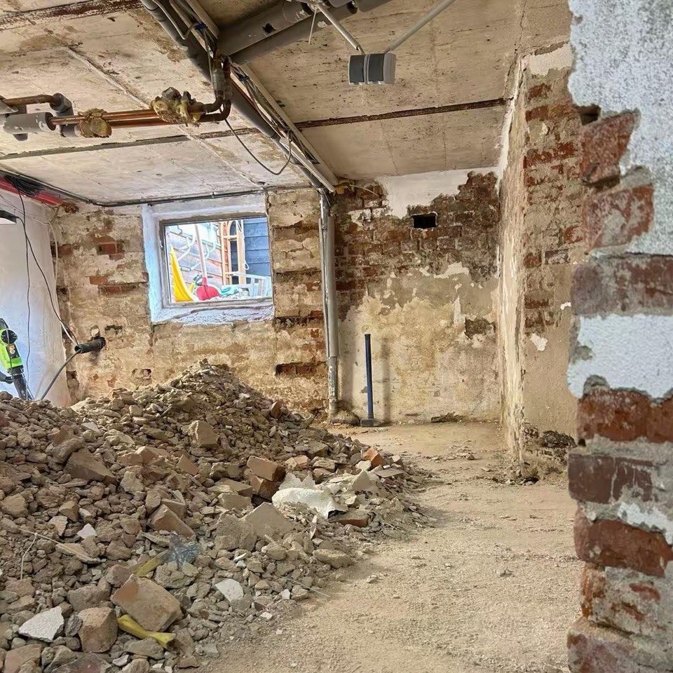 5249114166964982621 121