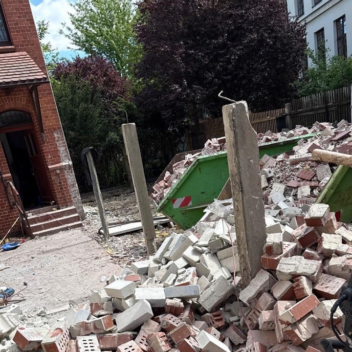 5249114166964982623 121