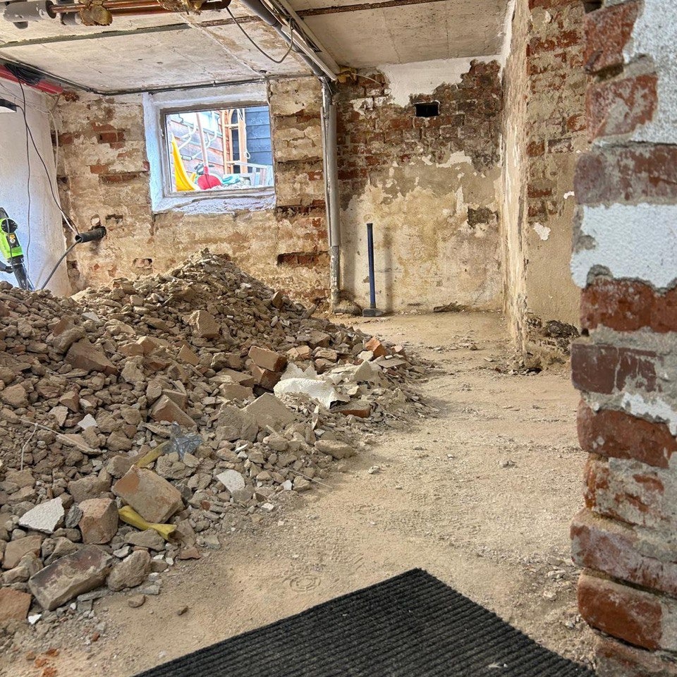 5249114166964982627 121